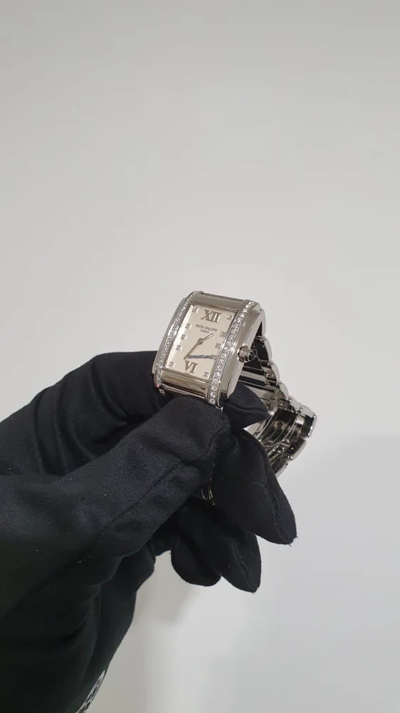 Patek Philippe Twenty~4 4910/10